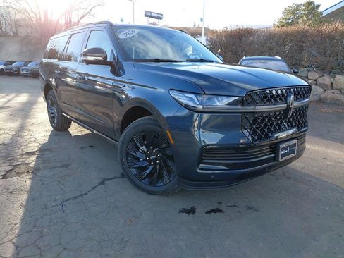 New 2026 Lincoln Navigator L Reserve w/ Jet Appearance Package image 1