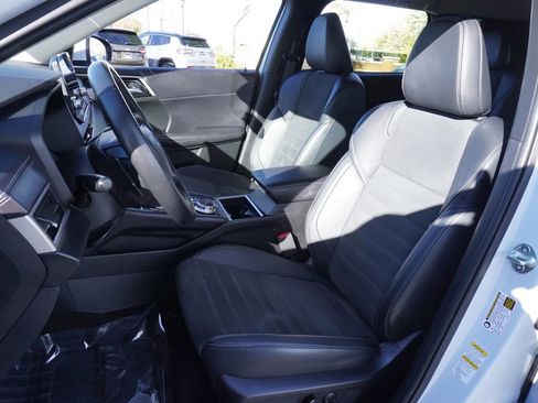 Used 2024 Mitsubishi Outlander SE image 14