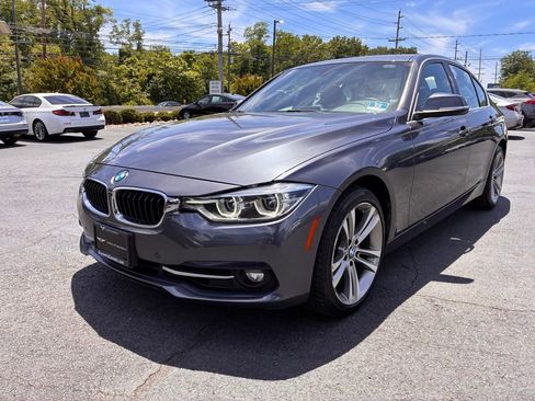 Used 2018 BMW 330i xDrive Sedan w/ Convenience Package AWD/4WD image 3