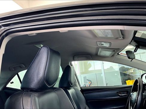 Used 2018 Toyota Corolla SE w/ Carpet Mat Package (TMS) FWD image 27