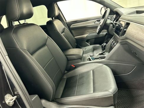 Used 2021 Volkswagen Atlas Cross Sport SE image 22
