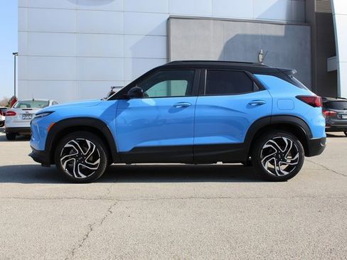 Used 2024 Chevrolet TrailBlazer RS w/ Driver Confidence Package image 2