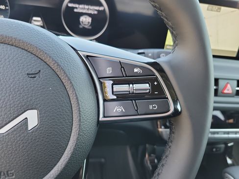 New 2026 Kia Seltos EX image 17