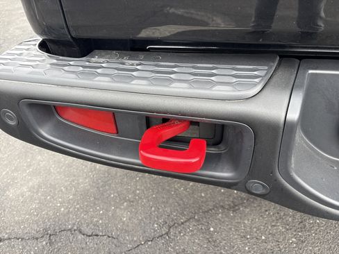 Used 2024 Jeep Gladiator Rubicon w/ Technology Group image 7