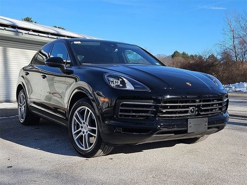 Certified 2023 Porsche Cayenne Platinum Edition image 9