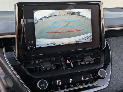 Used 2025 Toyota Corolla LE image 16