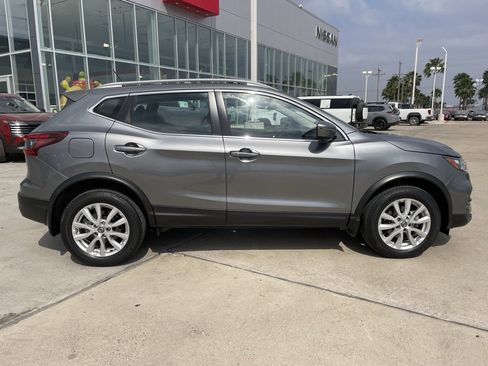 Certified 2022 Nissan Rogue Sport SV image 2