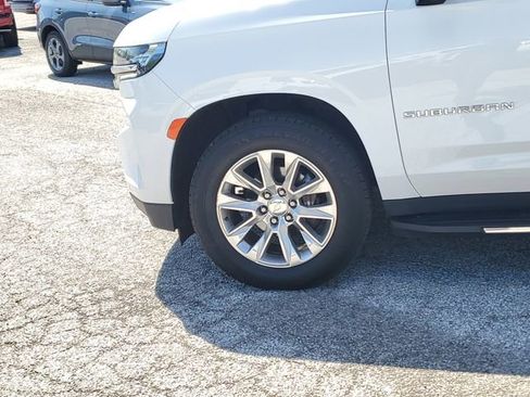 Used 2023 Chevrolet Suburban Premier RWD image 8