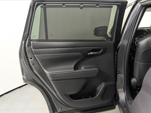 Used 2024 Toyota Highlander XSE FWD image 14