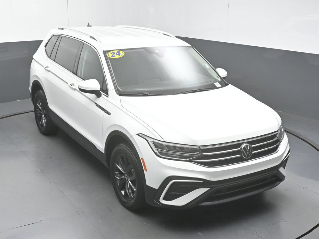 Used 2024 Volkswagen Tiguan SE FWD image 43
