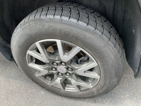 Used 2022 GMC Acadia SLE image 22