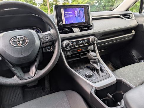 Used 2023 Toyota RAV4 XLE AWD/4WD image 23