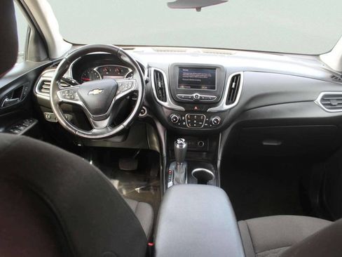 Used 2020 Chevrolet Equinox LT w/ Driver Convenience Package image 7