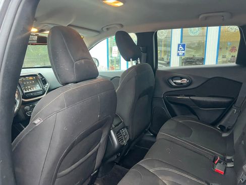 Used 2016 Jeep Cherokee Latitude w/ Safety/Convenience Group image 10