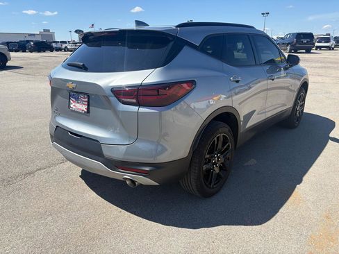 Used 2024 Chevrolet Blazer LT w/ Convenience Package FWD image 3