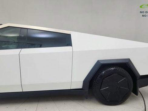 Used 2024 Tesla Cybertruck AWD Crew Cab image 11