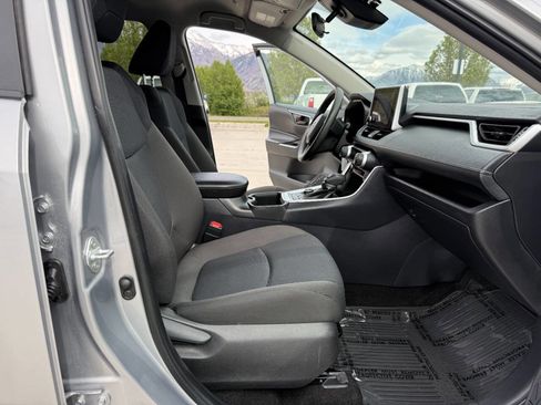 Used 2025 Toyota RAV4 LE AWD/4WD image 25