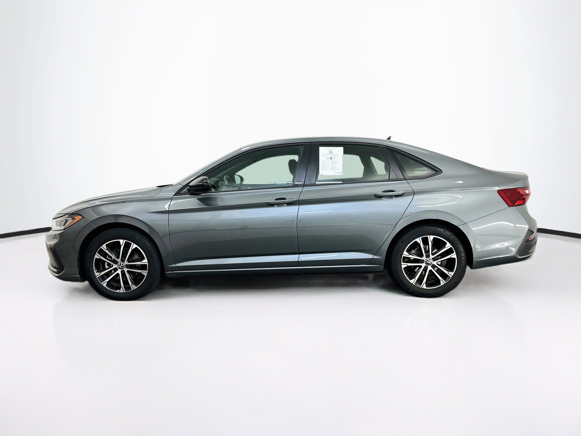 Used 2025 Volkswagen Jetta Sport FWD image 4