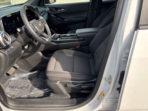 Used 2025 Chevrolet Equinox LT FWD image 28