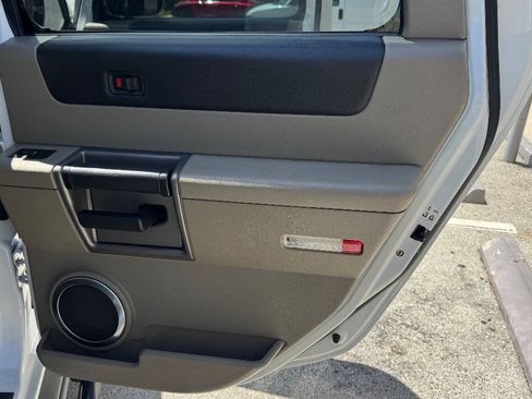 Used 2004 HUMMER H2 w/ Preferred Equipment Group AWD/4WD image 19