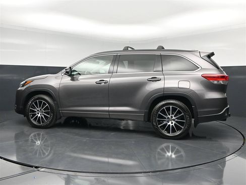 Used 2018 Toyota Highlander SE AWD/4WD image 8