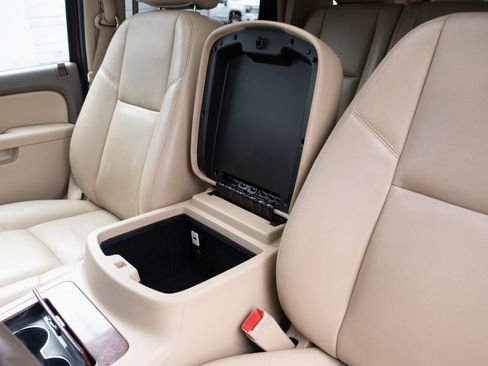 Used 2014 Chevrolet Tahoe LTZ image 8