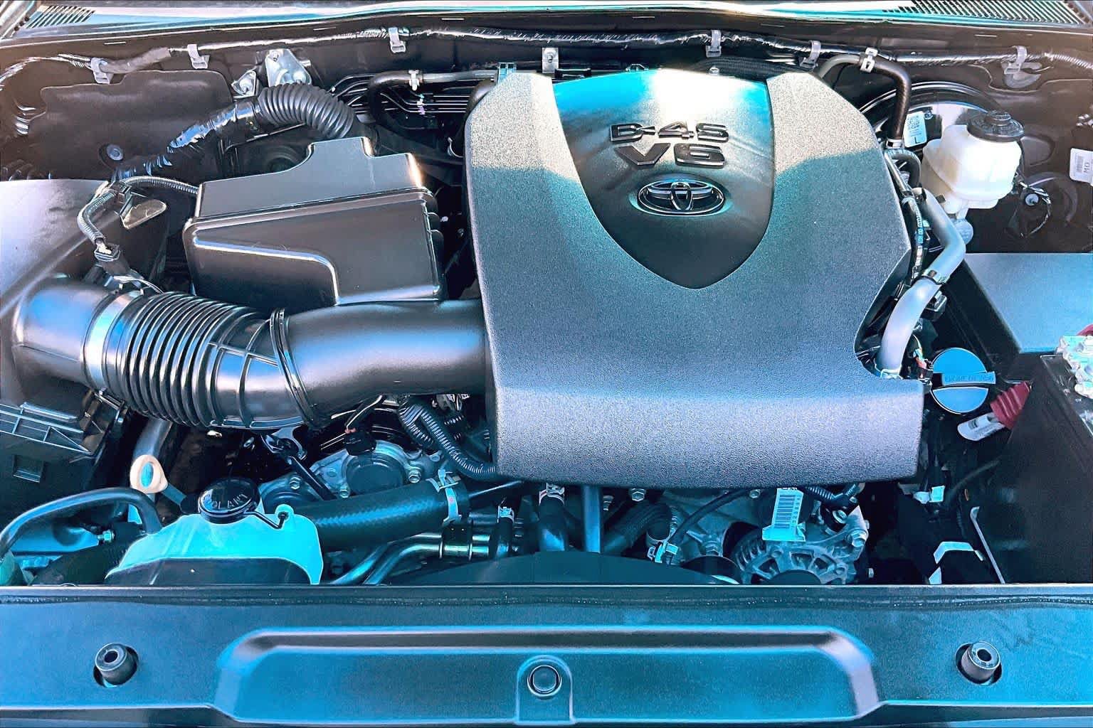 Used 2023 Toyota Tacoma SR5 RWD image 32