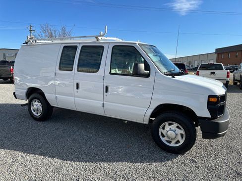 Used 2014 Ford E-250 and Econoline 250 w/ Power Group image 5