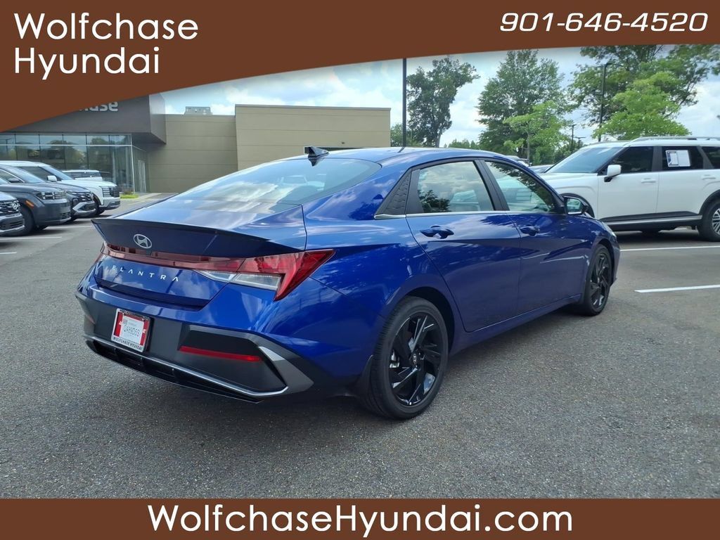 Certified 2026 Hyundai Elantra SEL Sport FWD image 5