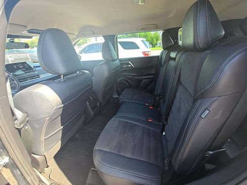 Used 2023 Mitsubishi Outlander SE AWD/4WD image 5