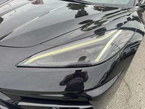 Used 2023 Chevrolet Corvette Stingray w/ Z51 Performance Package image 33