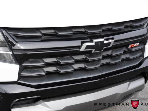 Used 2022 Chevrolet Colorado Z71 AWD/4WD image 5