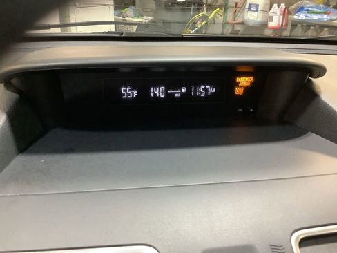 Used 2017 Subaru Crosstrek 2.0i Premium image 32