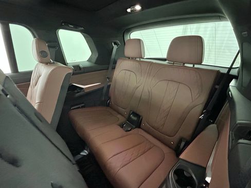 Used 2025 BMW X7 M60i w/ Climate Comfort Package AWD/4WD image 37