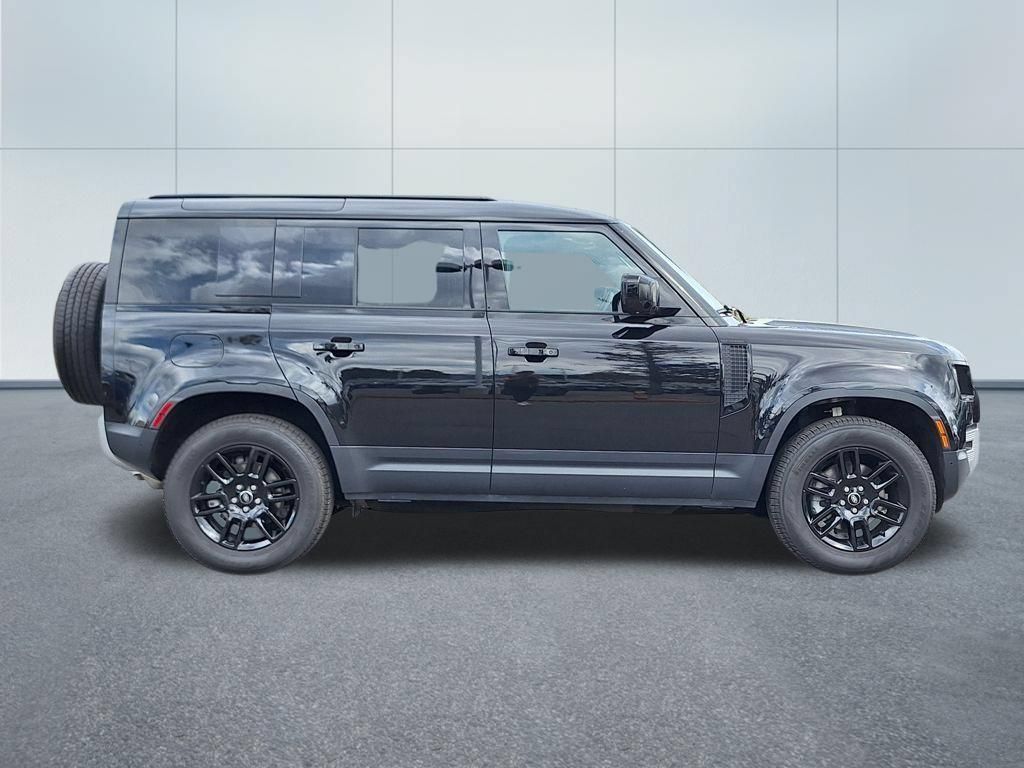 Used 2025 Land Rover Defender 110 S AWD/4WD image 2