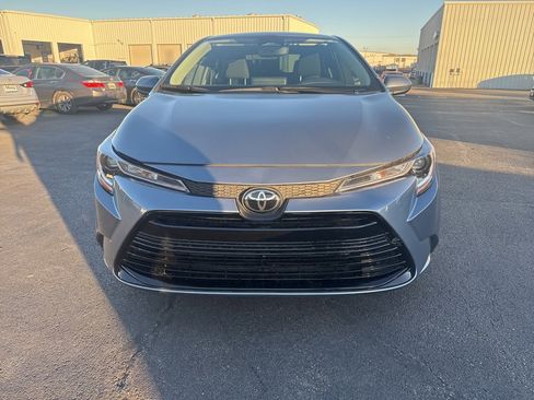 Used 2025 Toyota Corolla LE image 8