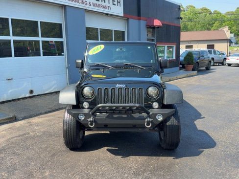 Used 2014 Jeep Wrangler Unlimited Sport w/ Quick Order Package 24S AWD/4WD image 3