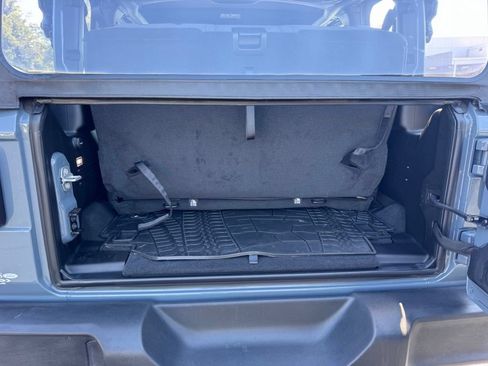 Used 2025 Jeep Wrangler Sport AWD/4WD image 35