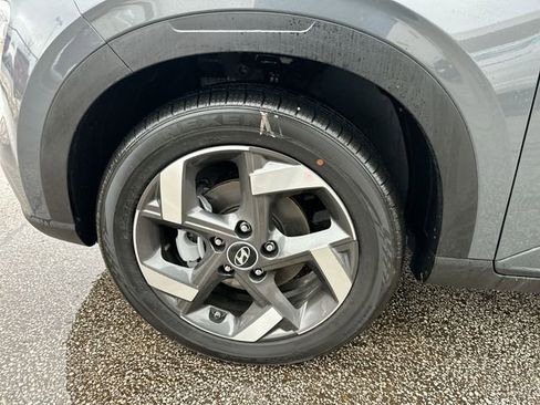 New 2025 Hyundai Venue SEL image 21