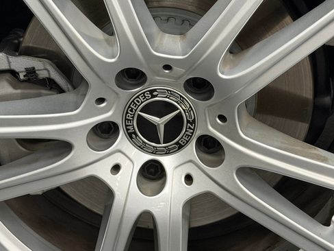 Used 2025 Mercedes-Benz GLC 300 image 18