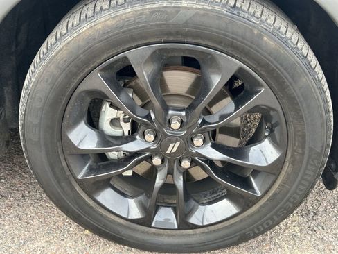 Used 2022 Dodge Durango R/T w/ Hemi Orange Plus Package image 7