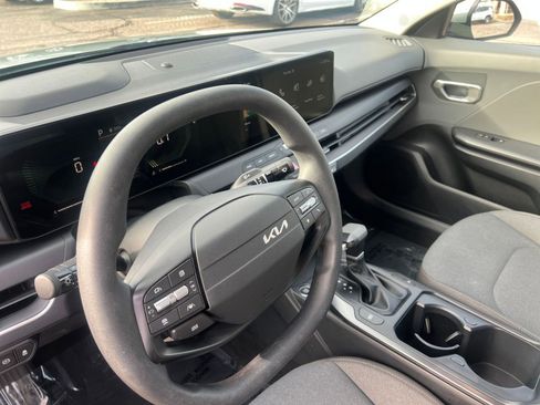 Used 2025 Kia K4 LXS image 28