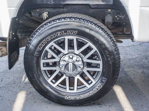 Used 2017 Ford F350 Lariat w/ Lariat Ultimate Package image 9