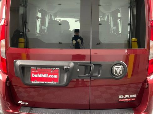 Used 2022 RAM ProMaster City Base w/ Lights & Wheels Group image 5