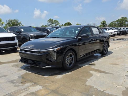 New 2026 Kia K4 FWD image 4
