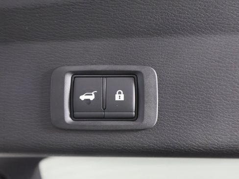 Used 2025 Mitsubishi Outlander AWD image 26