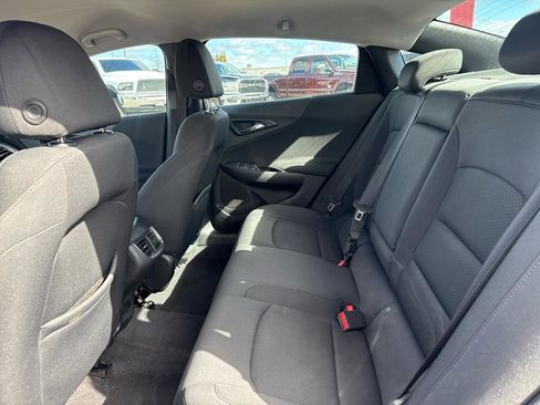 Used 2017 Chevrolet Malibu LT image 14