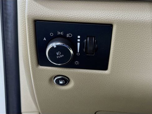 Used 2021 Jeep Grand Cherokee Limited image 15