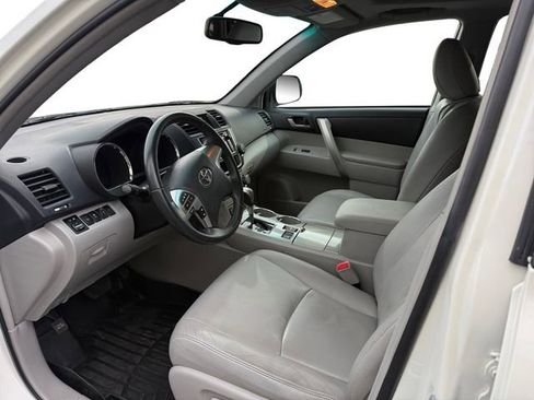 Used 2013 Toyota Highlander SE AWD/4WD image 9