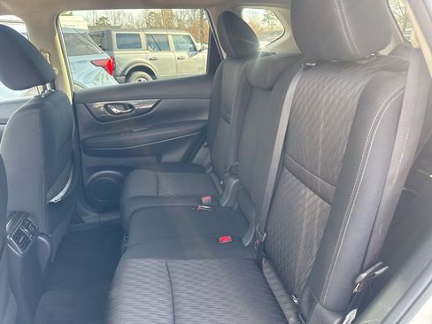 Used 2020 Nissan Rogue SV image 25